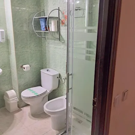 Hostal Dona Maria Valdemoro Buitenkant foto