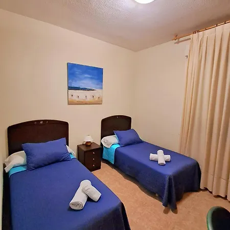 Hostal Dona Maria Valdemoro Buitenkant foto