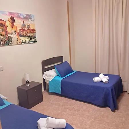 Hostal Dona Maria Valdemoro Buitenkant foto