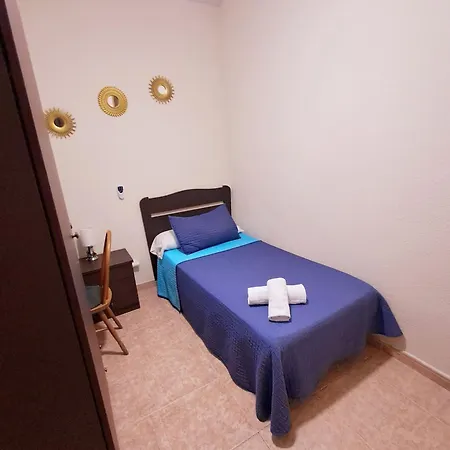 Hostal Dona Maria Valdemoro Buitenkant foto