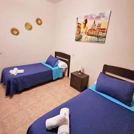 Hostal Dona Maria Valdemoro Buitenkant foto
